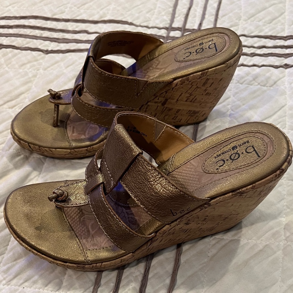 b.o.c Wedge Thong Sandal Size 8
